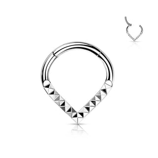 Titanio Anello Piercing Chevron con dentellatura piramidale Clicker