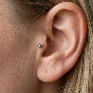 Titanium Labret Devil Internally Threaded – getragen