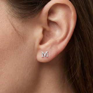 Titanium Labret Letter With Stones Internally Threaded Gold – getragen
