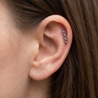 Titanium Labret Chain Internally Threaded – getragen