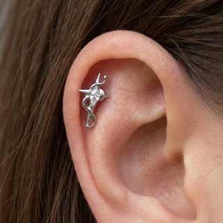 Titanium Labret Tribal Rhombus Zirconia Internally Threaded – getragen