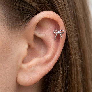 Titanium Top Ribbon Bow With Stone Internally Threaded – getragen