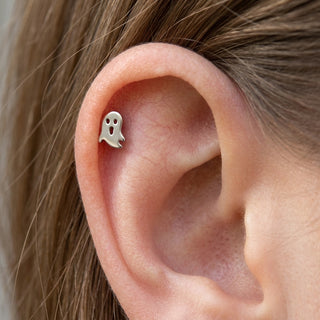 Titanium Labret Ghost Internally Threaded – getragen