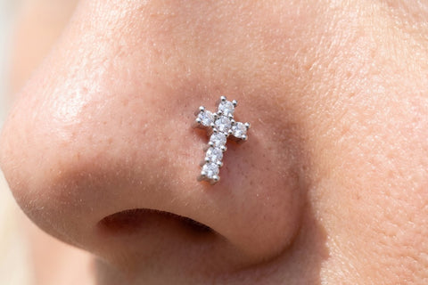Piercing Naso Croce
